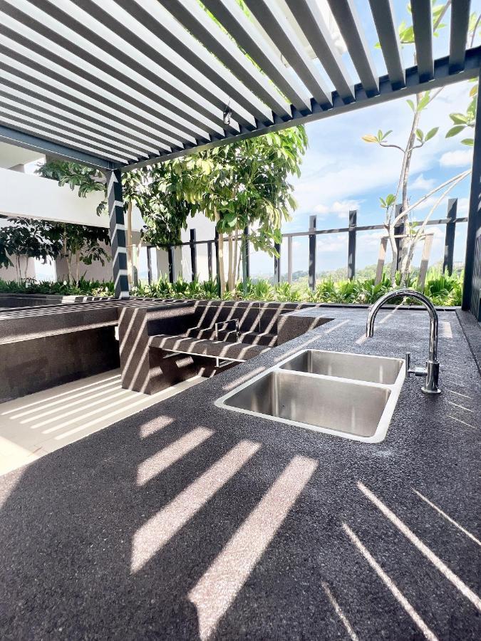 The Apple Residence & Suites Infinity Pool By Nestcove Malacca Exterior foto