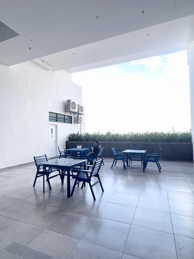 The Apple Residence & Suites Infinity Pool By Nestcove Malacca Exterior foto