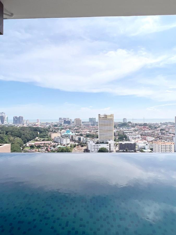 The Apple Residence & Suites Infinity Pool By Nestcove Malacca Exterior foto