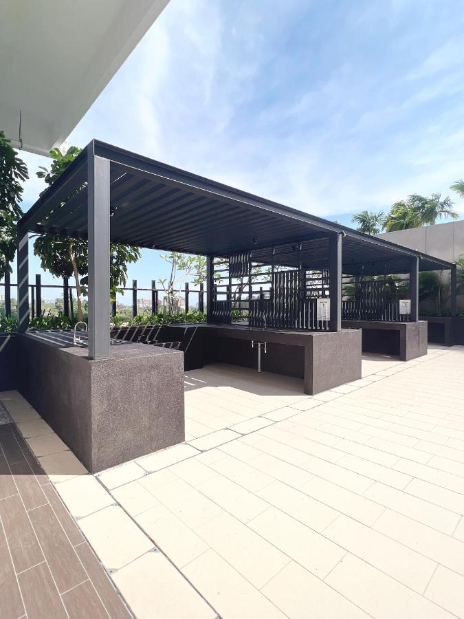 The Apple Residence & Suites Infinity Pool By Nestcove Malacca Exterior foto